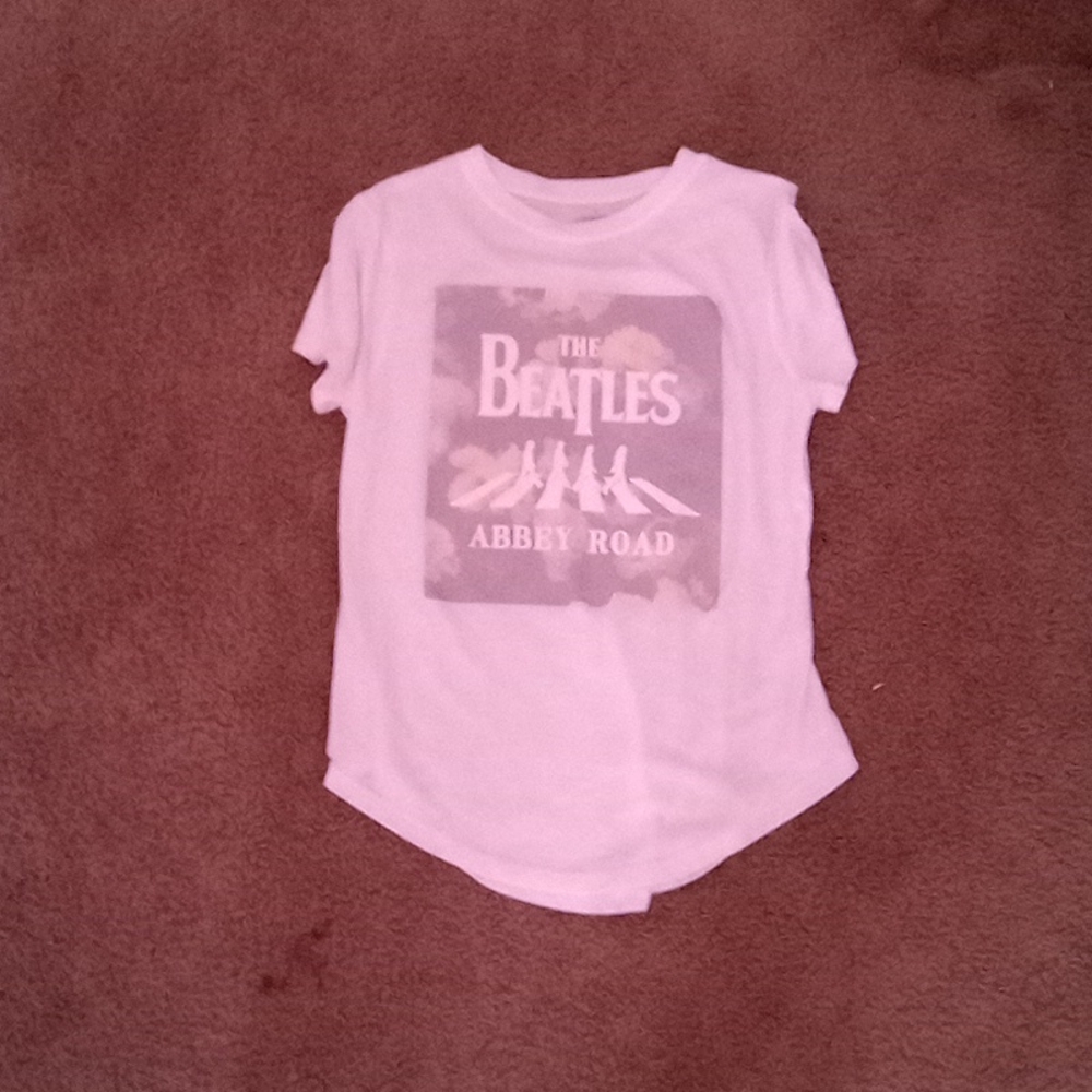 White graphic t-shirt M (7-9)